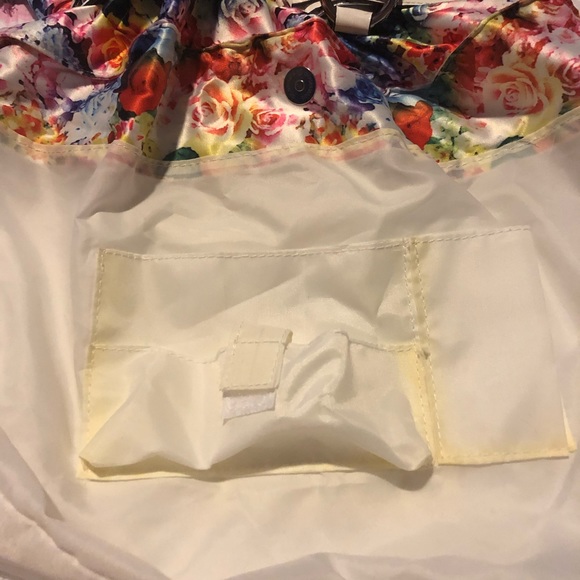 WILSONS LEATHER Floral handbag with White Accent - Picture 6 of 8